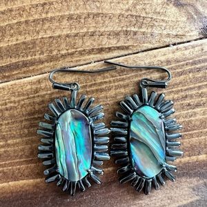 RARE Kendra Scott Earring